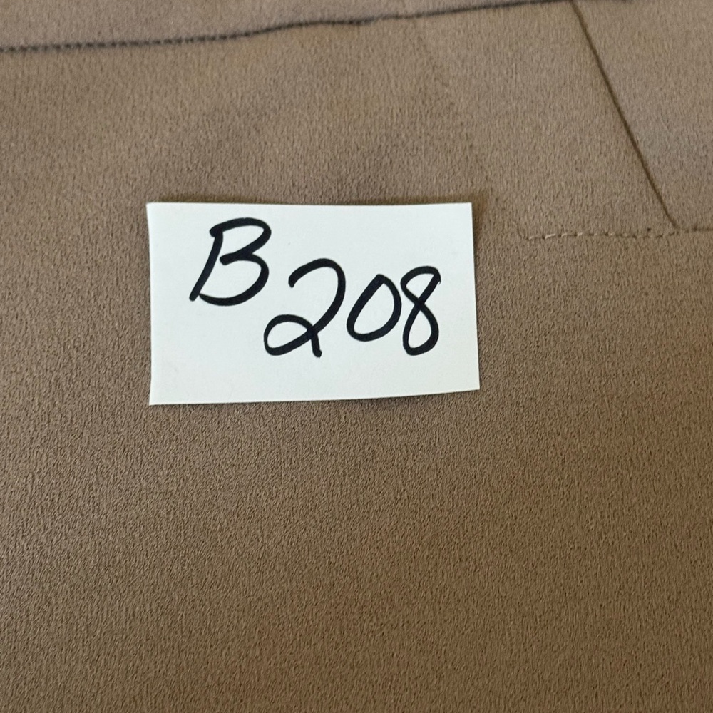 B-208 SoHo Tan Elastic Waist Pull On Cropped Pants Size XL - Picture 13 of 13